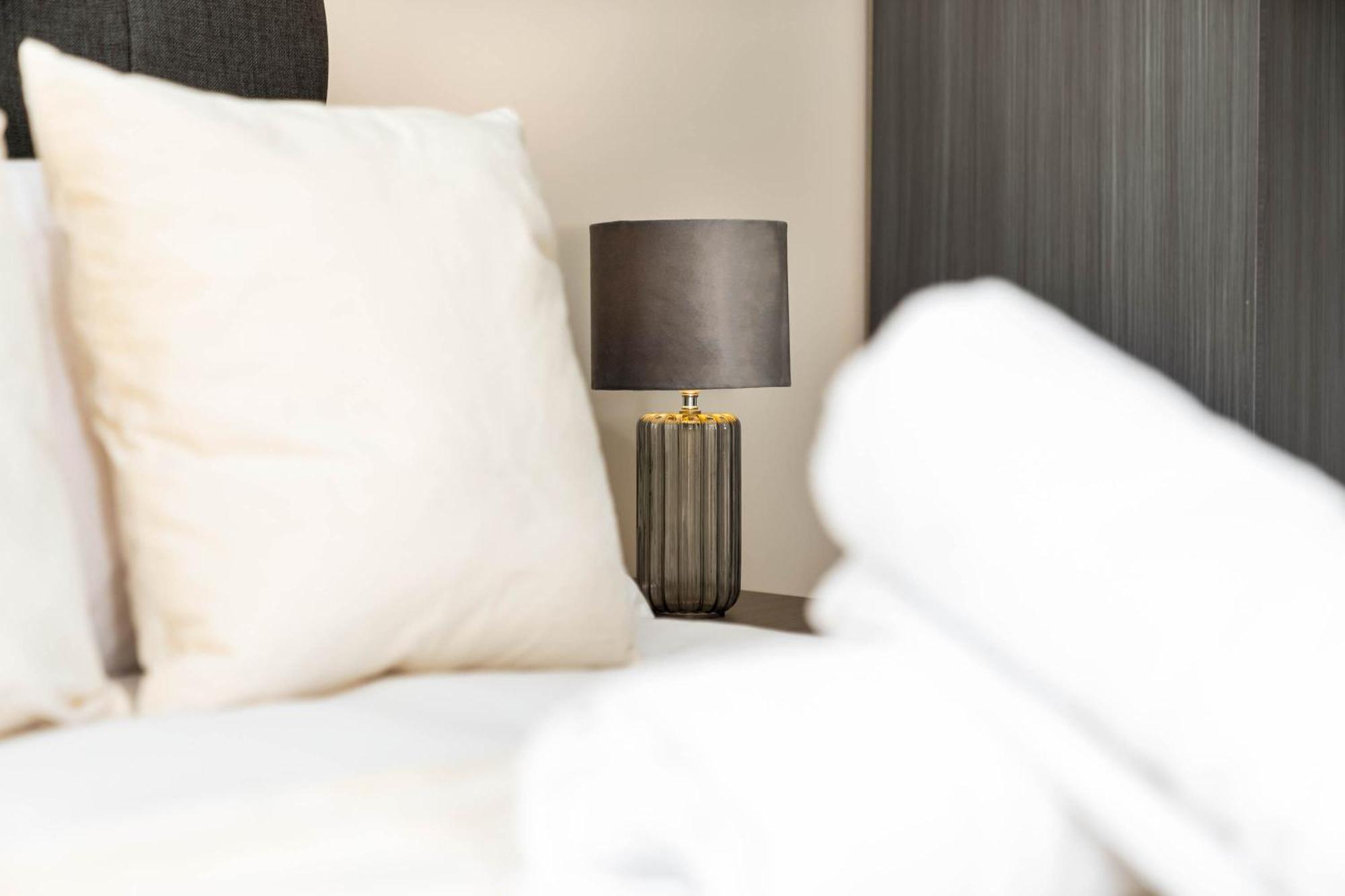 Brand New Luxury Apartment - 2 Bedroom - City Centre - Jq - Wifi - Netflix - 10Ah เบอร์มิงแฮม ภายนอก รูปภาพ