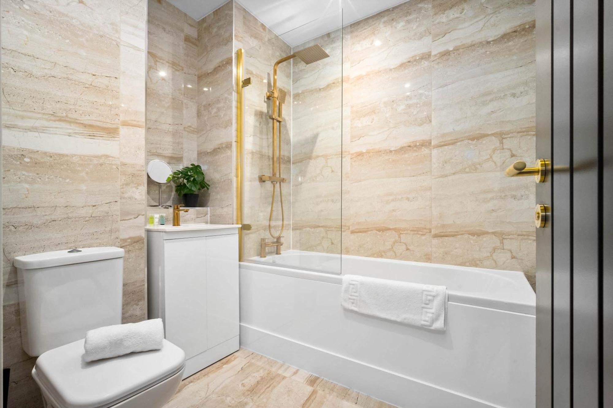 Brand New Luxury Apartment - 2 Bedroom - City Centre - Jq - Wifi - Netflix - 10Ah เบอร์มิงแฮม ภายนอก รูปภาพ