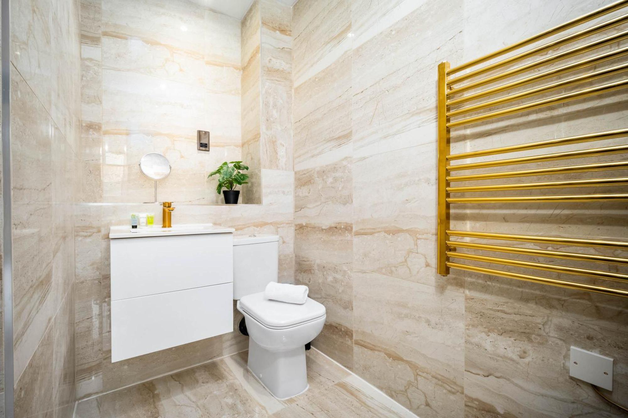 Brand New Luxury Apartment - 2 Bedroom - City Centre - Jq - Wifi - Netflix - 10Ah เบอร์มิงแฮม ภายนอก รูปภาพ
